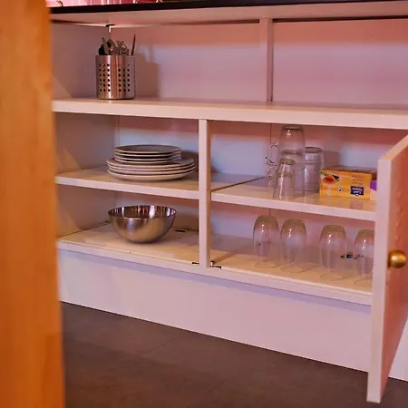 Apartman Camelias, The Secret