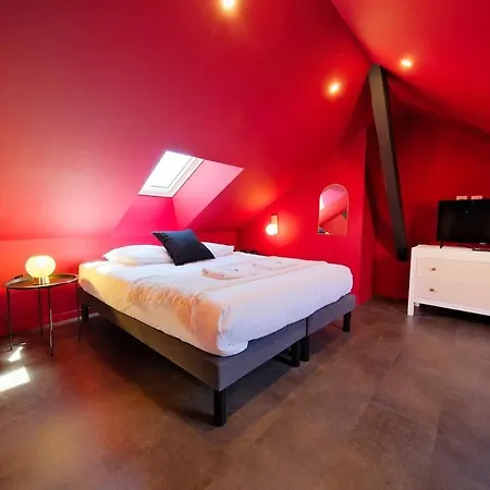 Apartman Camelias, The Secret *
